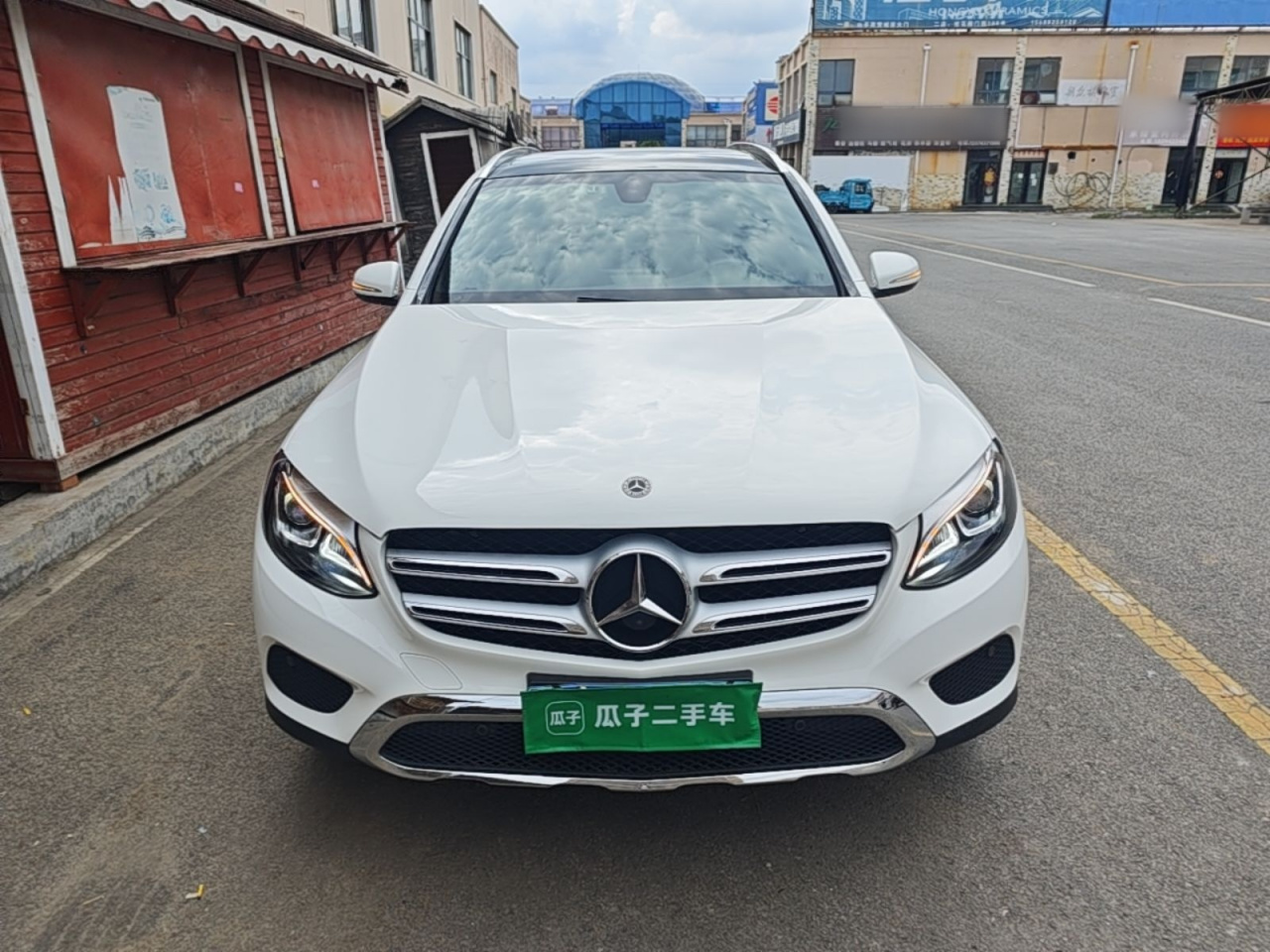 GLC 2017 GLC 200 4MATIC photo 2