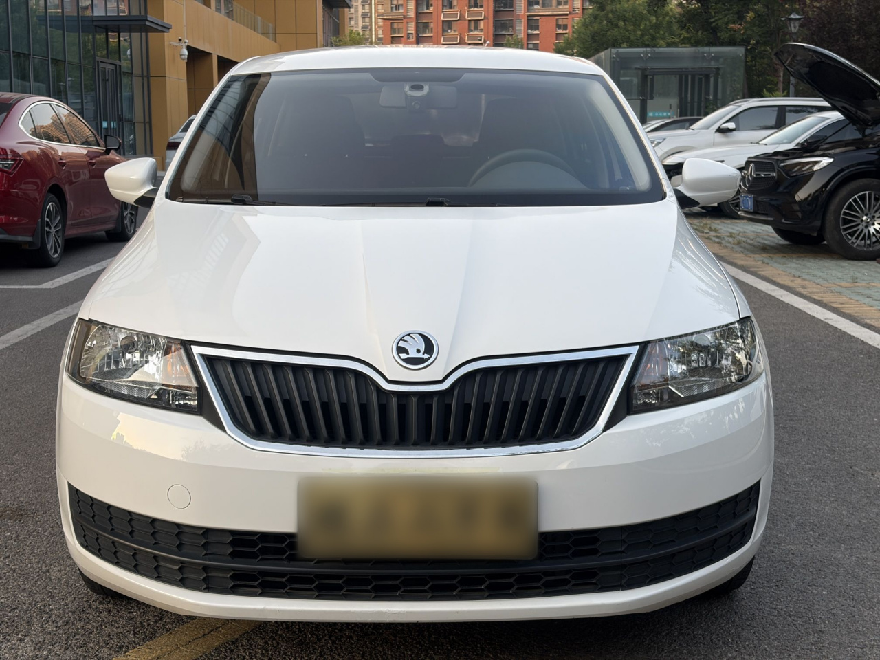 Rapid Spaceback 2016 Facelift 1.6L AT photo 2