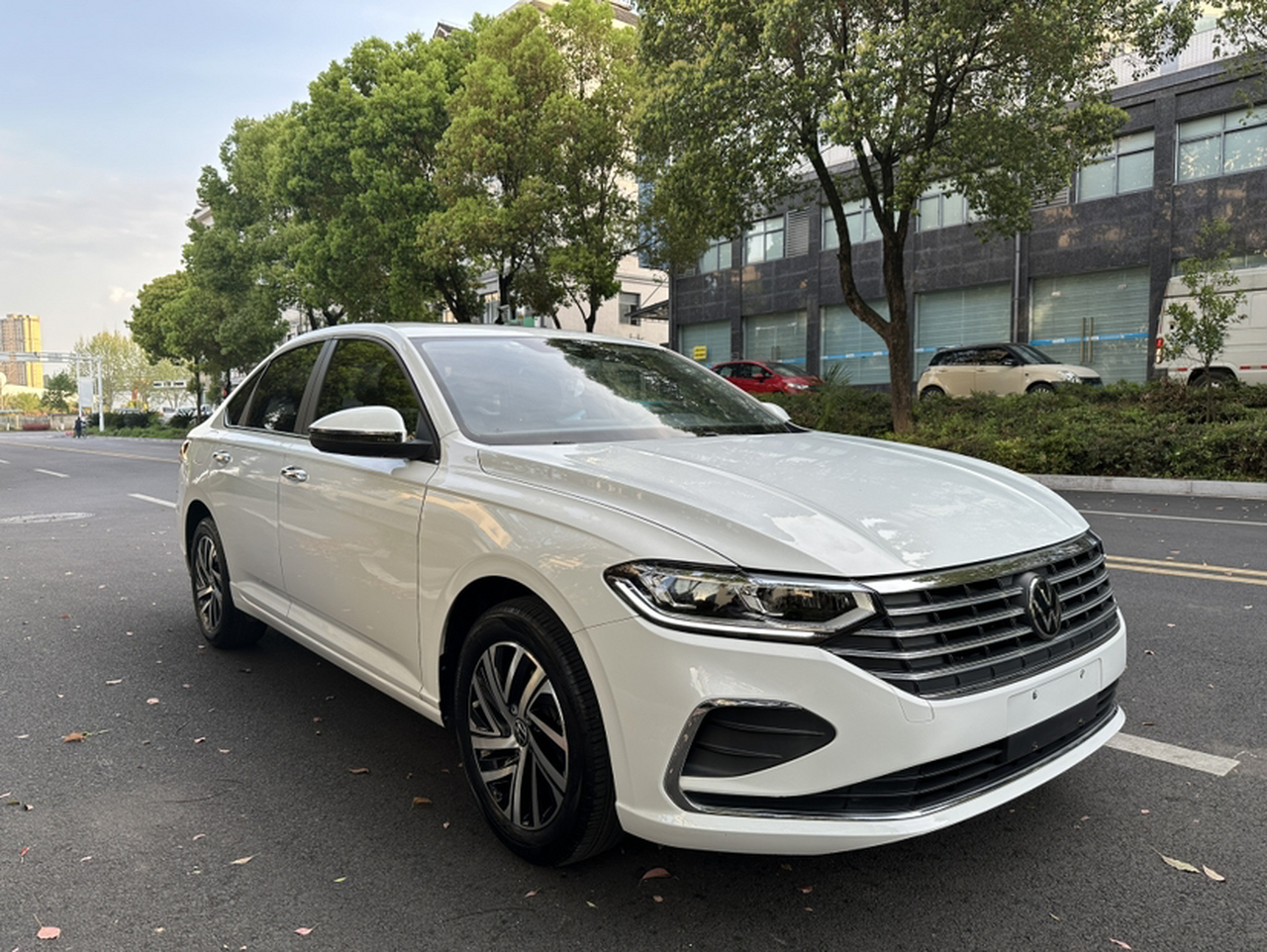 Lavida 2024 1.5L AT photo 2