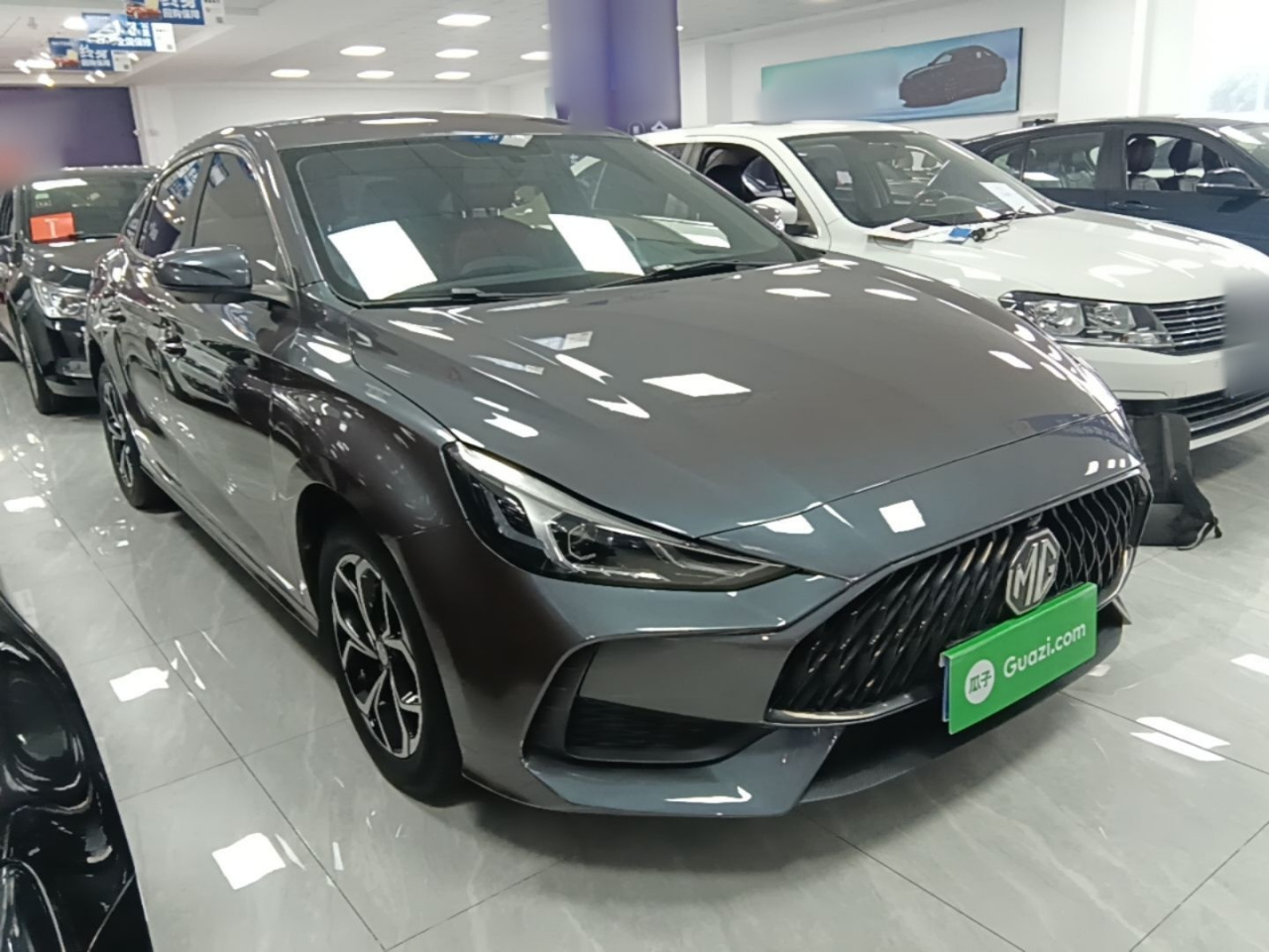 MG5 2021 180DVVT CVT Luxury photo 3