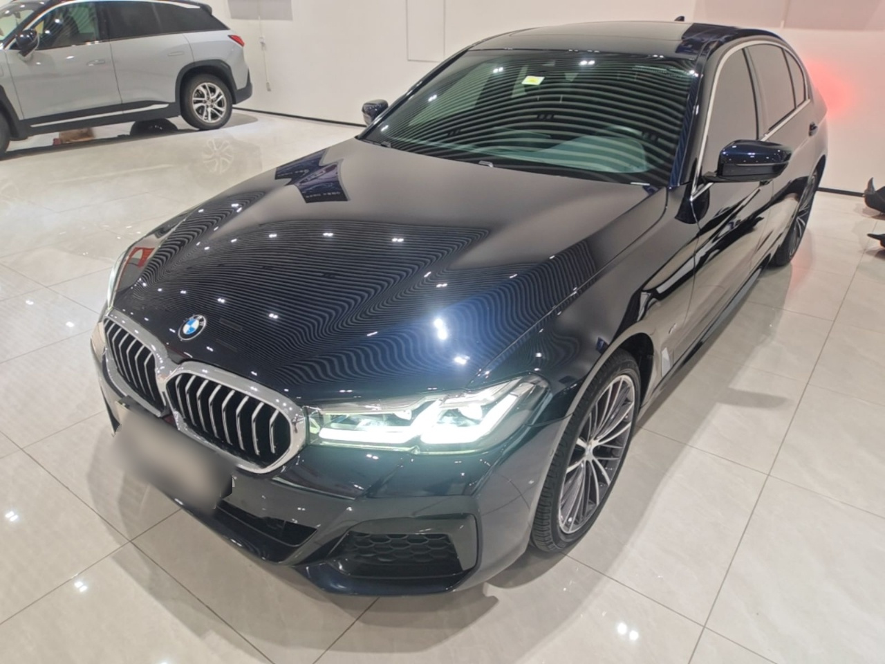 5 Series 2021 530Li Leading M Sport Package