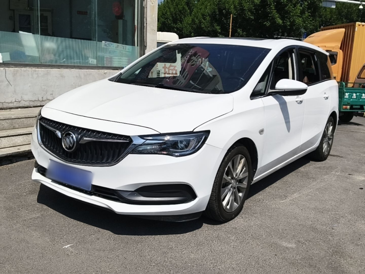 GL6 2019 18T 6-Seater Luxury China VI