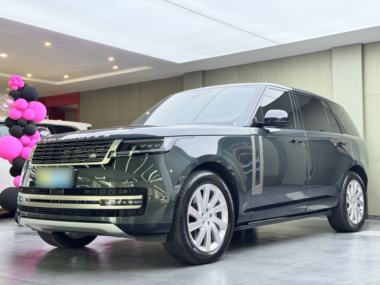 Range Rover 2023 3.0 L6 400PS Prosperous 7-Seater Extended
