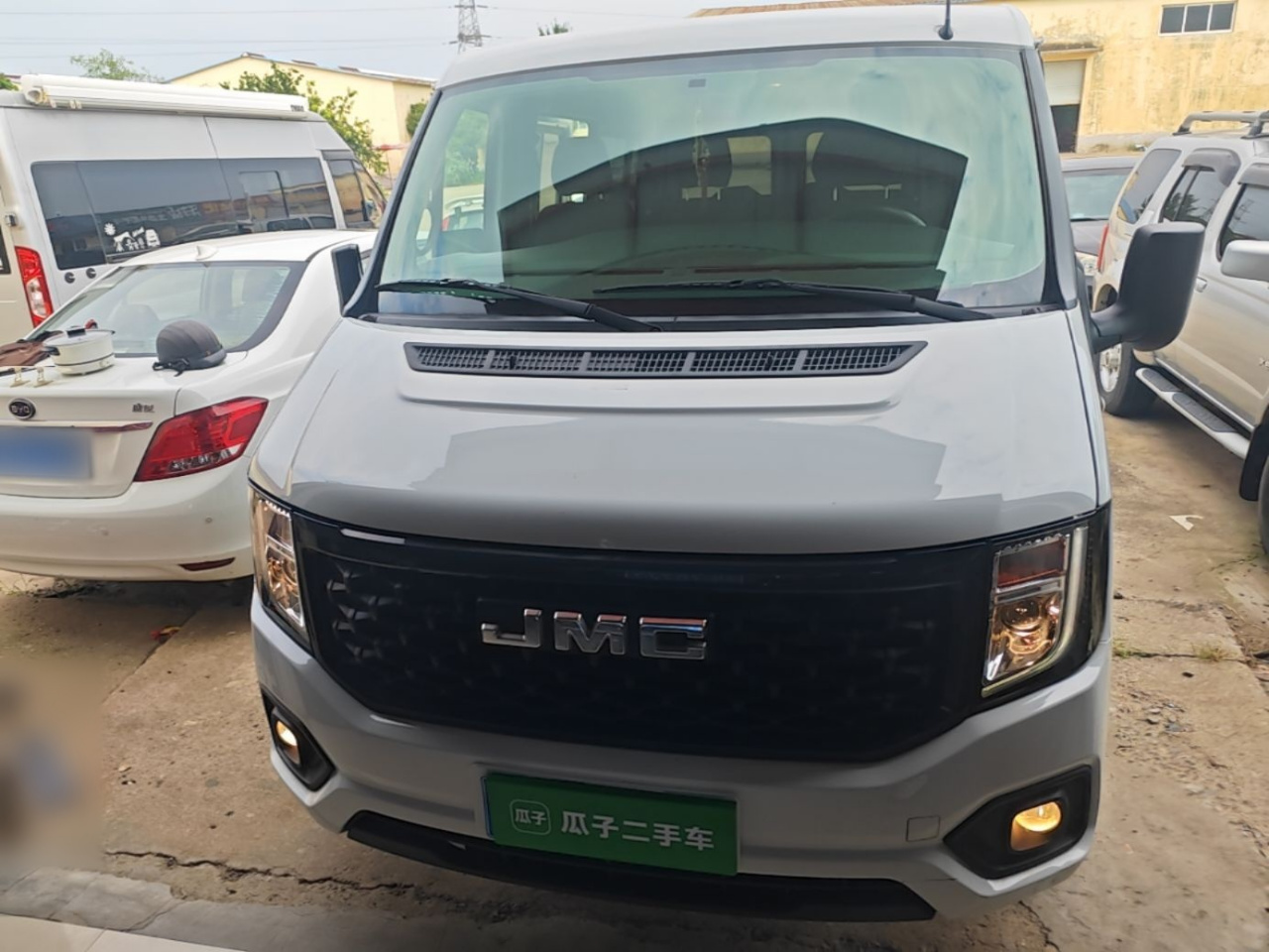 2023 2.0T MT Short Wheelbase 6-Seater photo 2