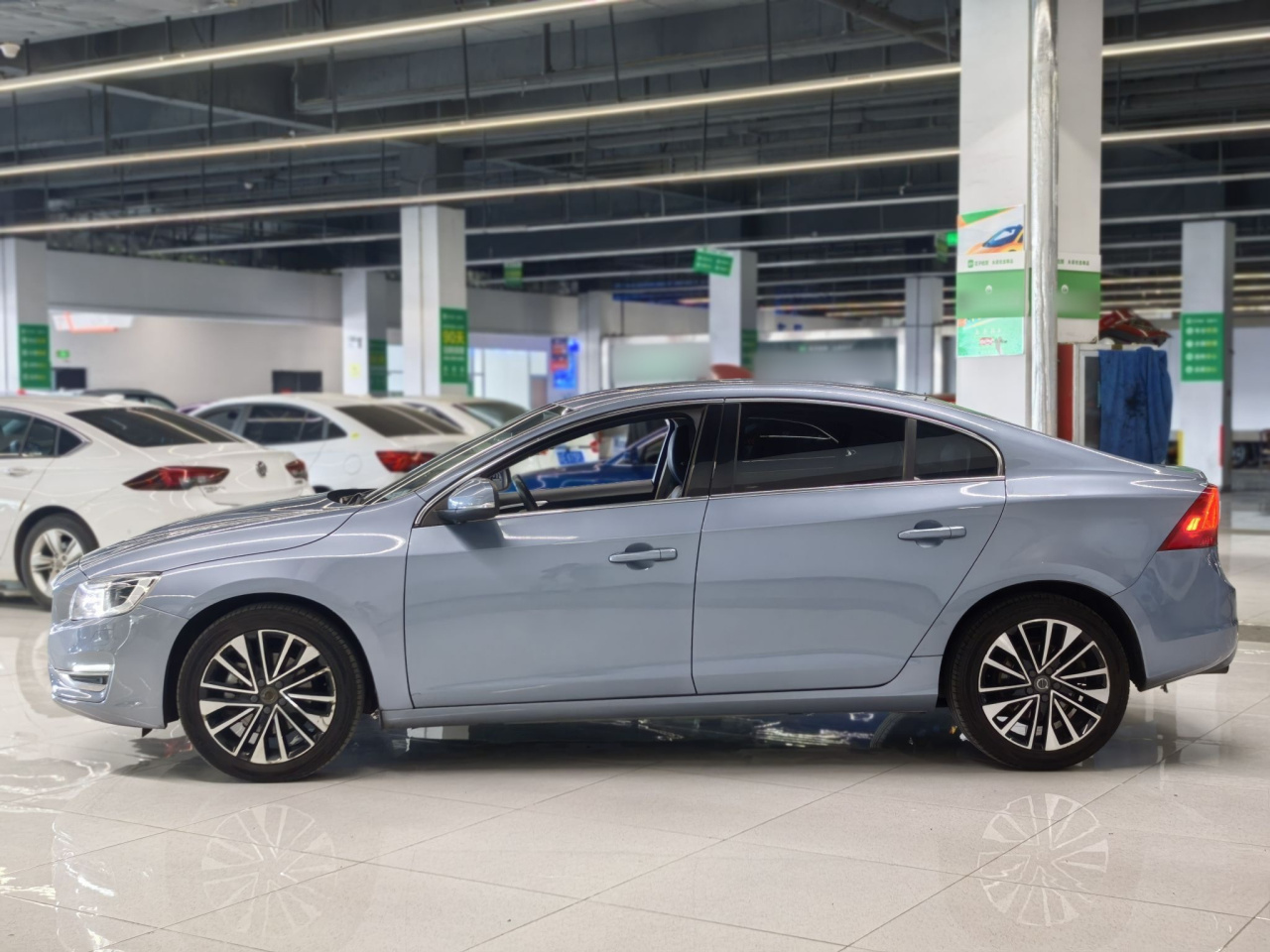 S60 2019 S60L T5 photo 4