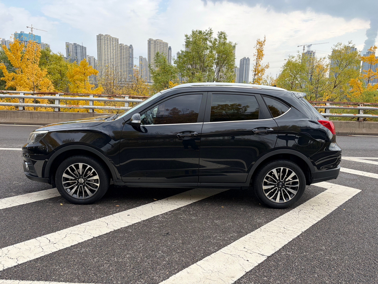 GAC Trumpchi GS5 Super 2016 2.0L AT RWD Anniversary Edition photo 4