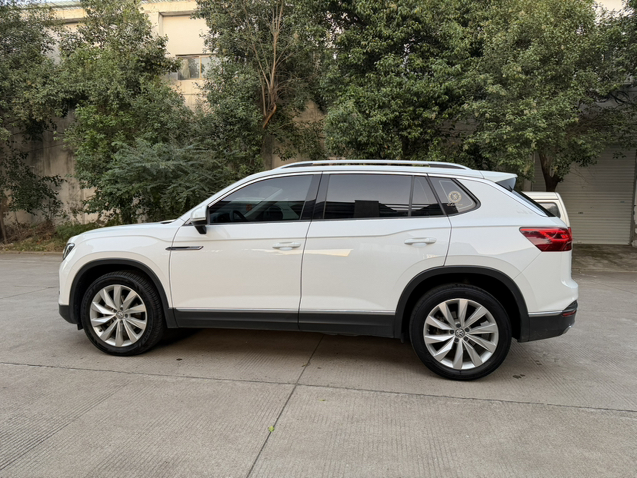 Tayron 2020 330TSI RWD Luxury Connected Pro photo 3