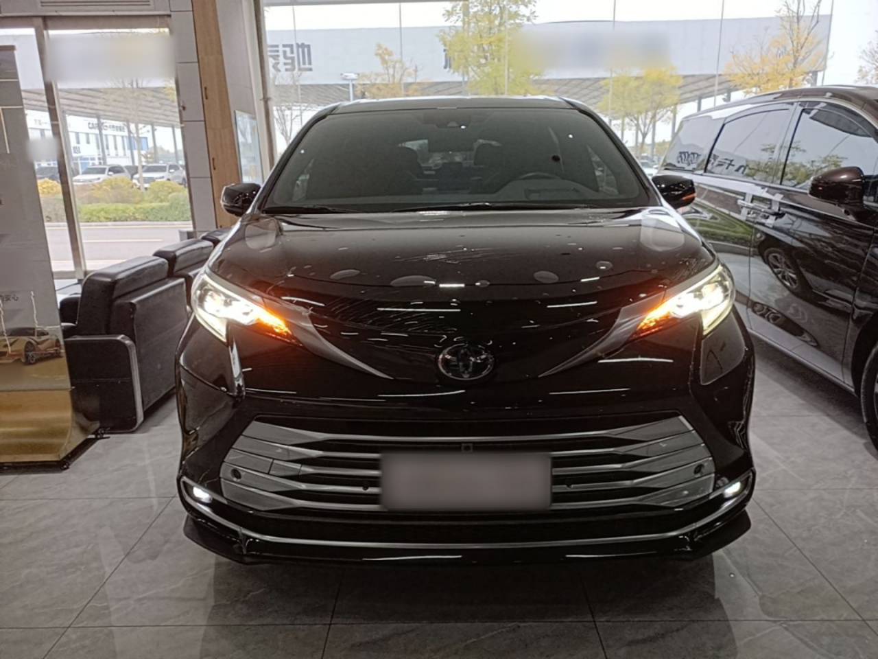 Sienna 2021 2.5L Hybrid Platinum photo 2
