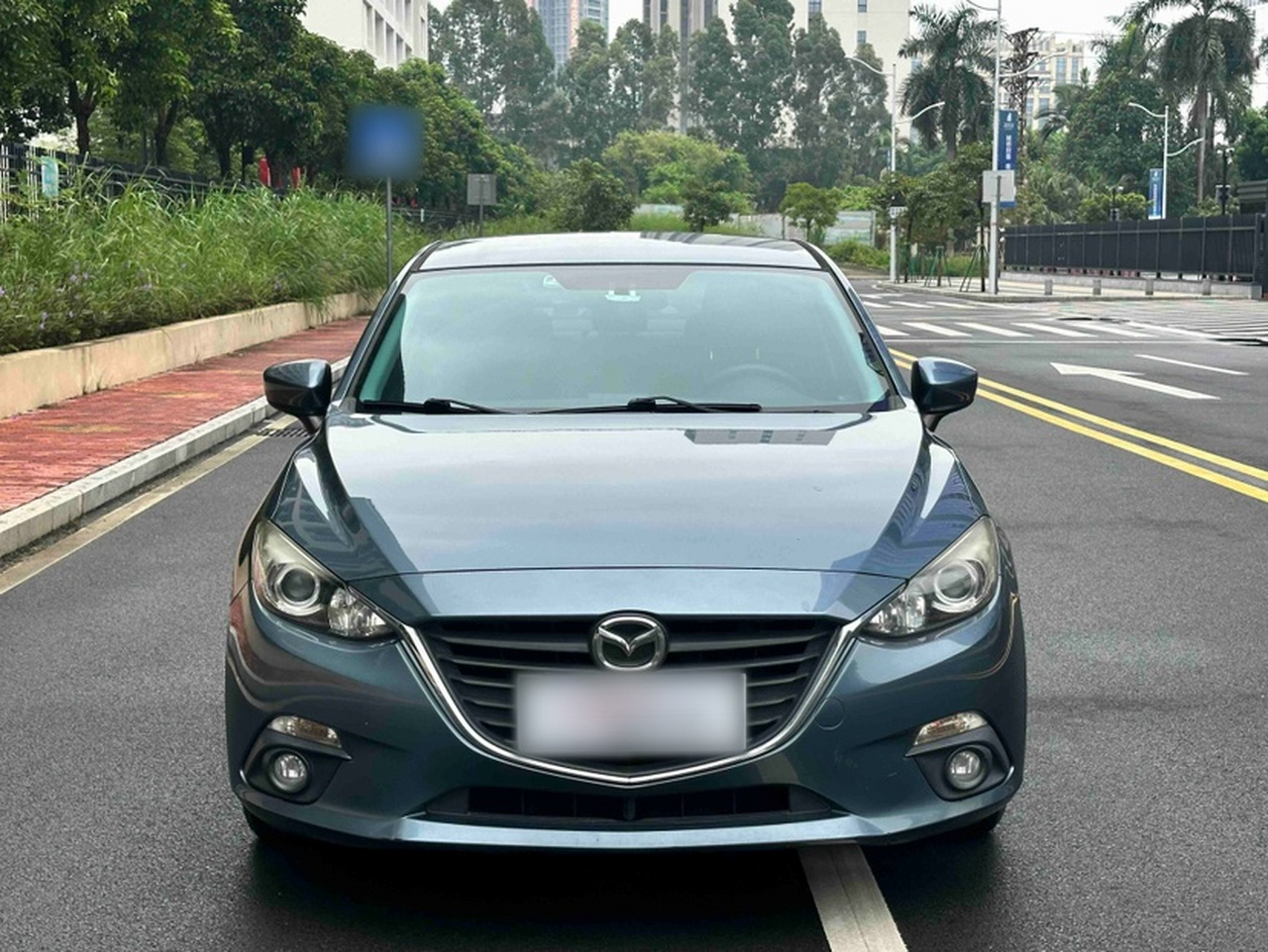 3 Axela 2016 Sedan 1.5L AT Comfort photo 2