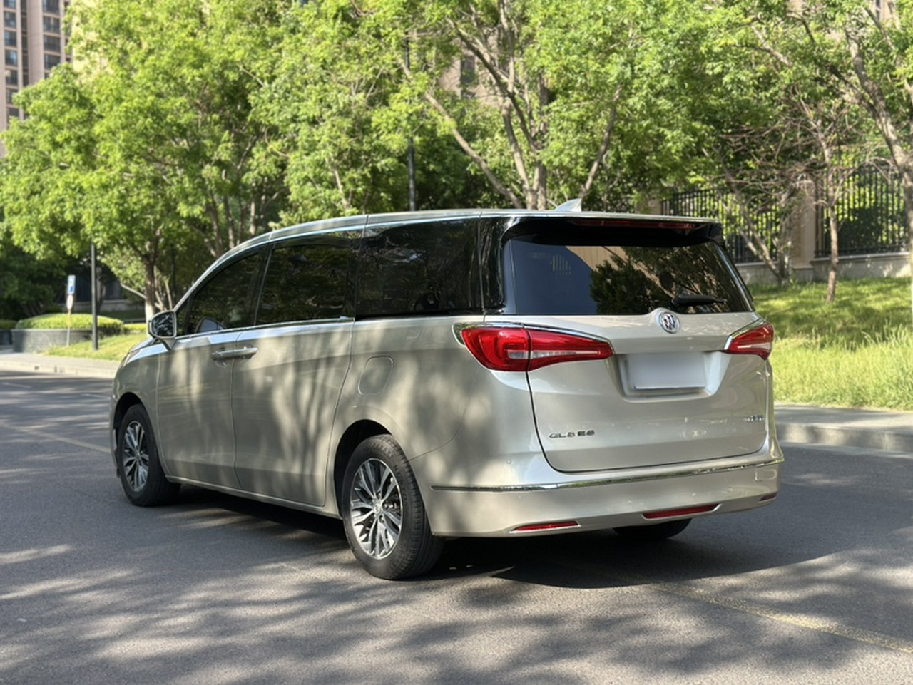 GL8 2017 ES 28T Luxury China V photo 2