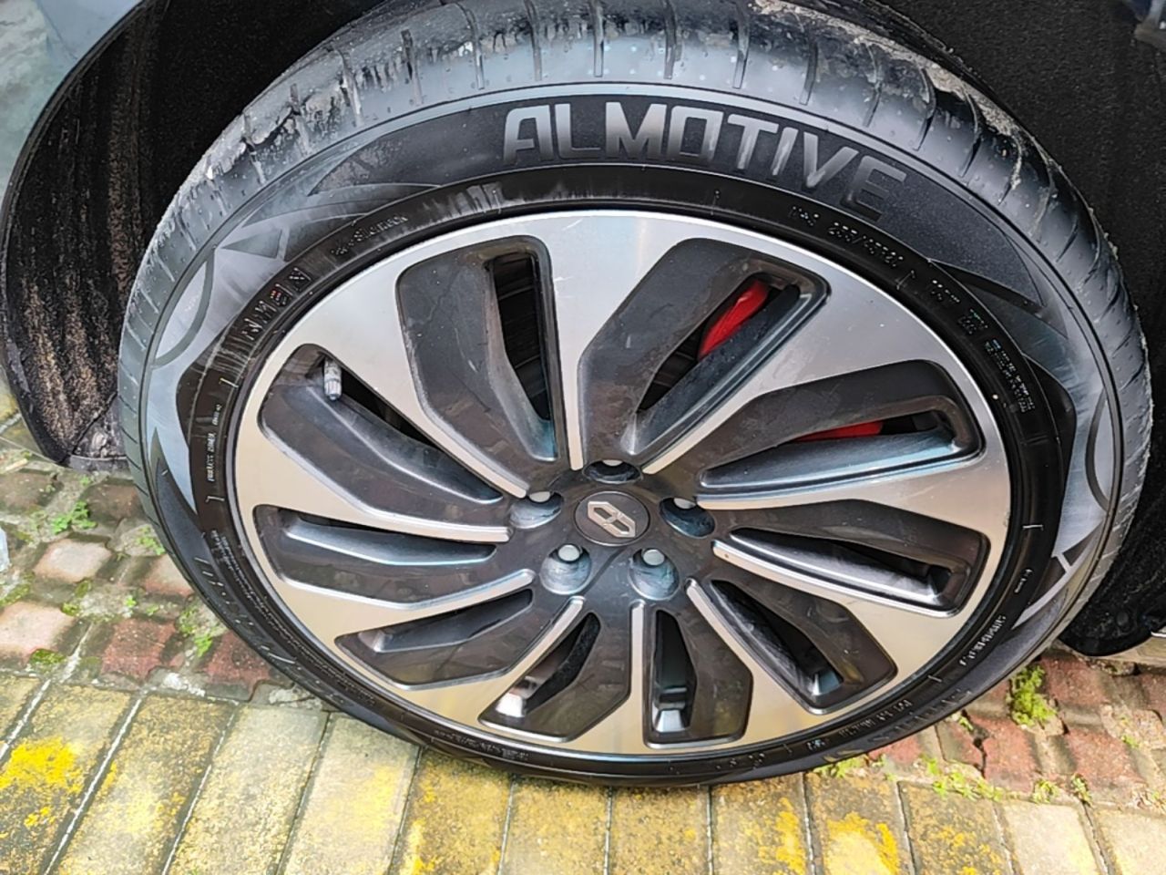 HIMA AITO M5 2022 EREV AWD photo 3