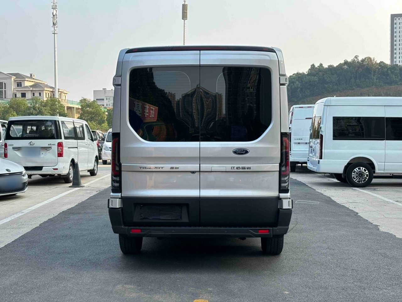 Transit T8 2024 T8 2.3T Diesel AT Medium Wheelbase 9-Seater 2/2/2/3 photo 5