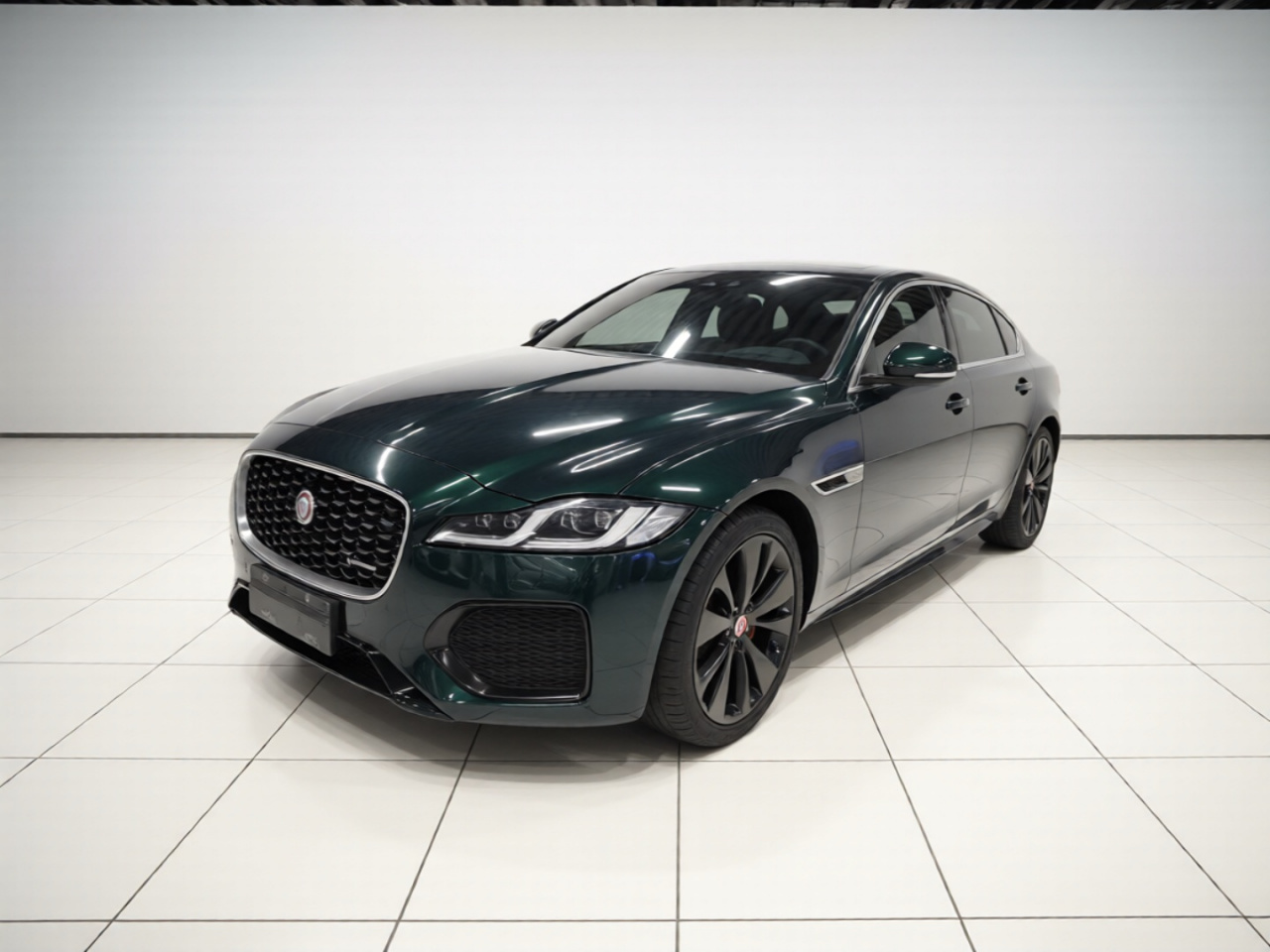 XFL 2023 XFL 2.0T P300 AWD Flagship Sport