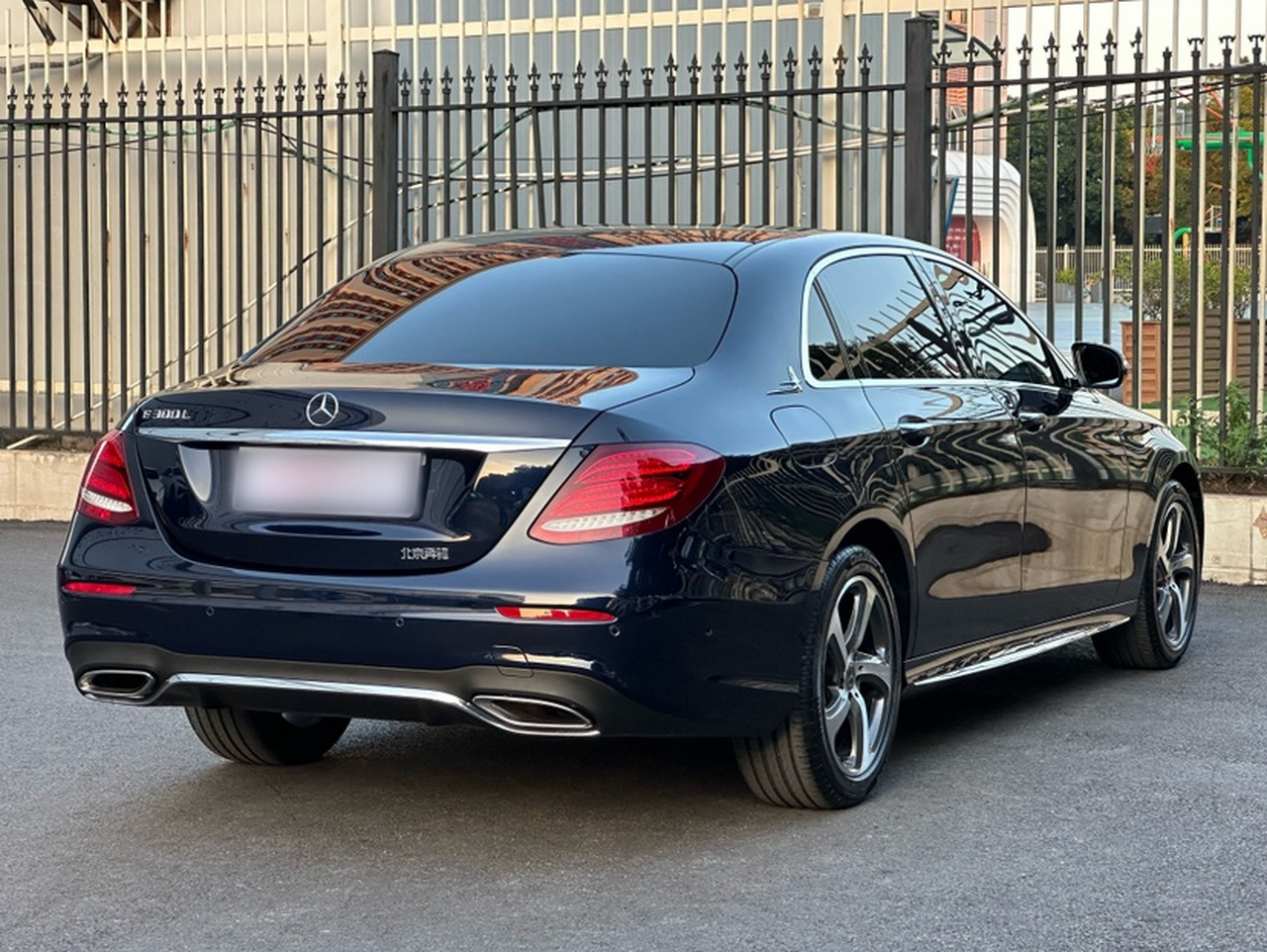 E-Class 2019 E 300 L Sport Luxury photo 4