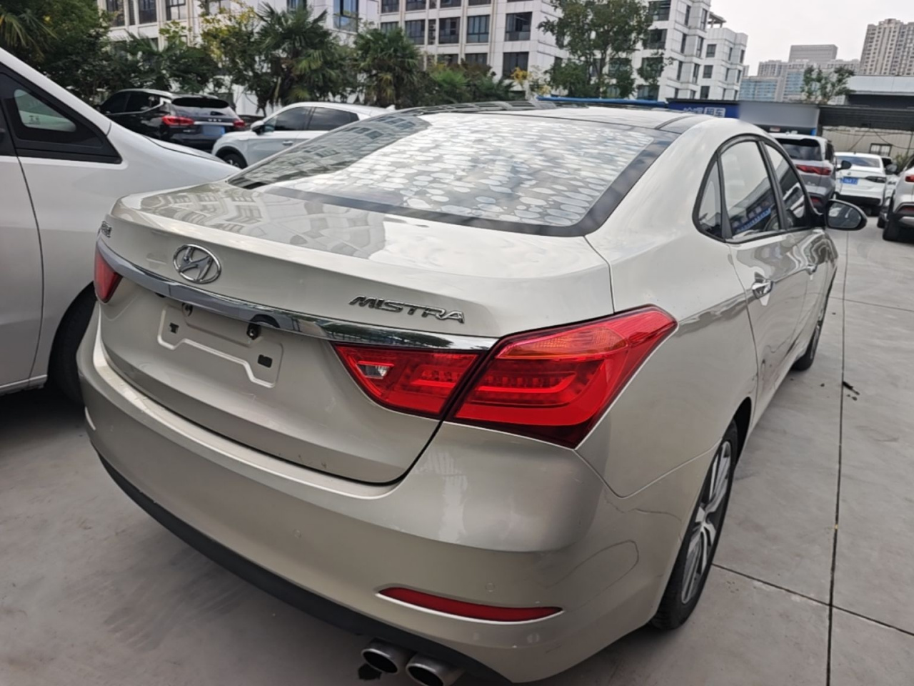 Mistra 2014 1.8L AT Premium DLX photo 4