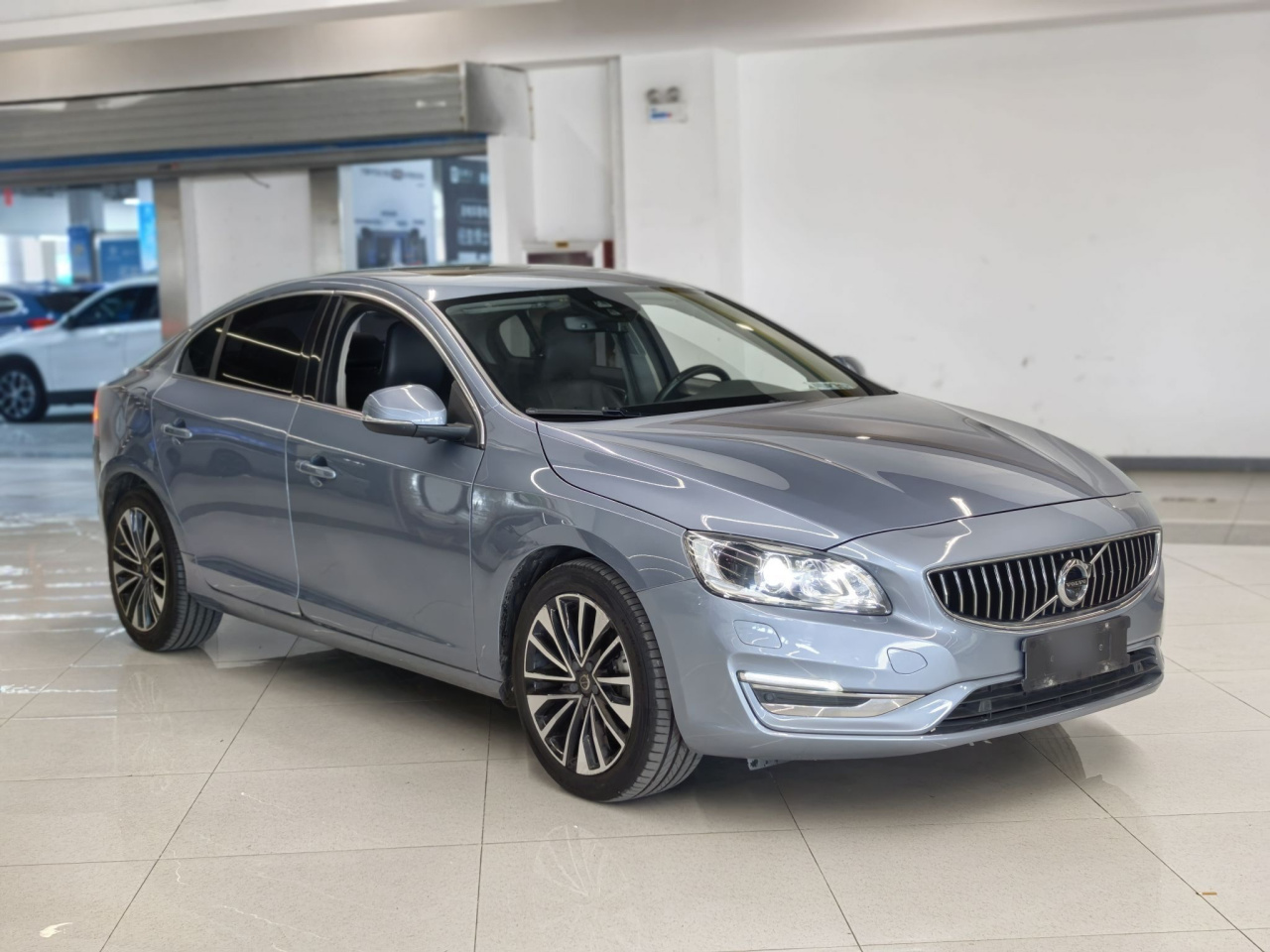 S60 2019 S60L T5 photo 3