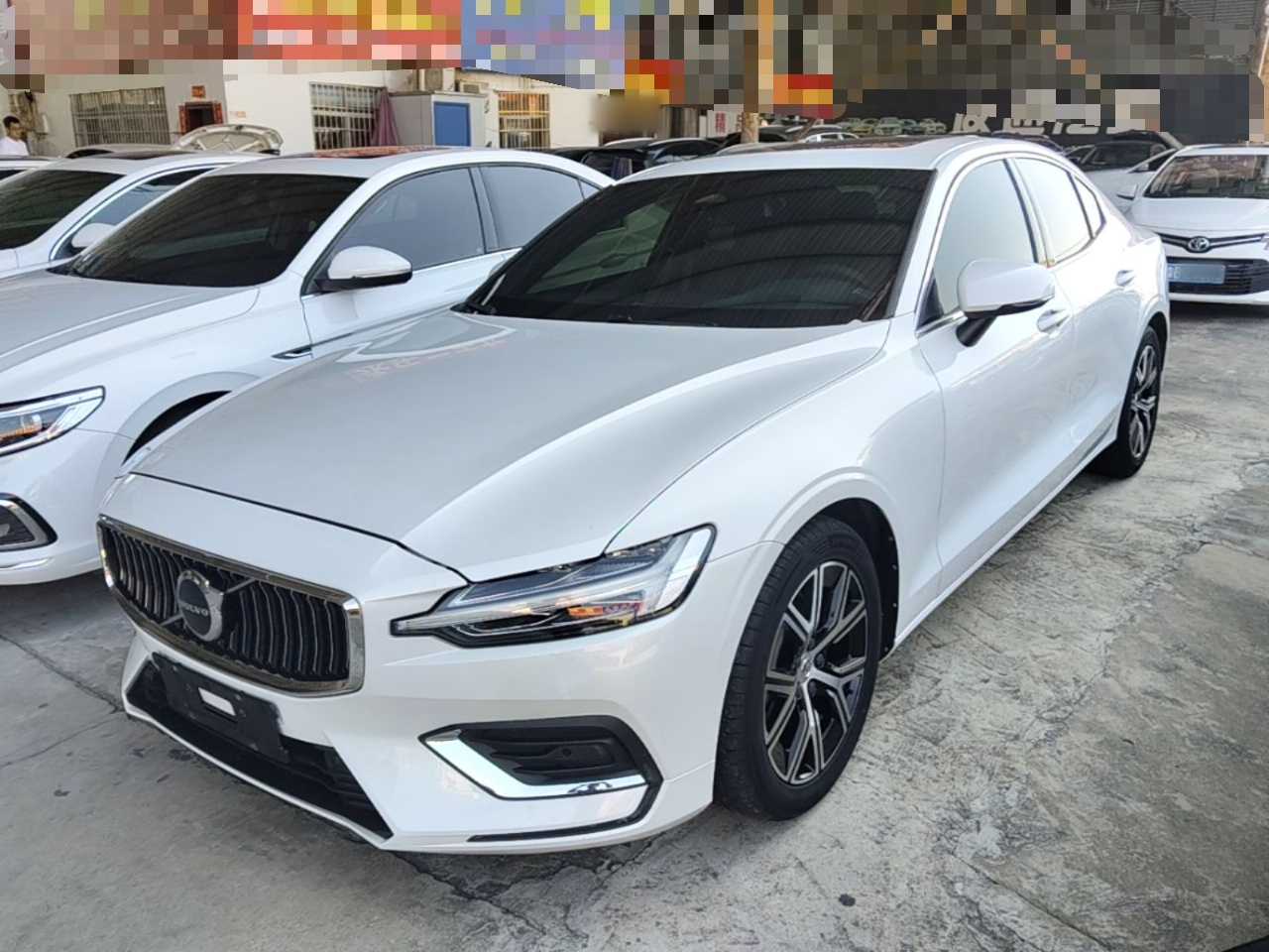 S60 2023 B4 Luxury
