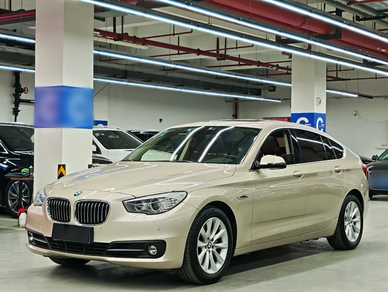 5 SeriesGT 2014 528i Leading photo 3
