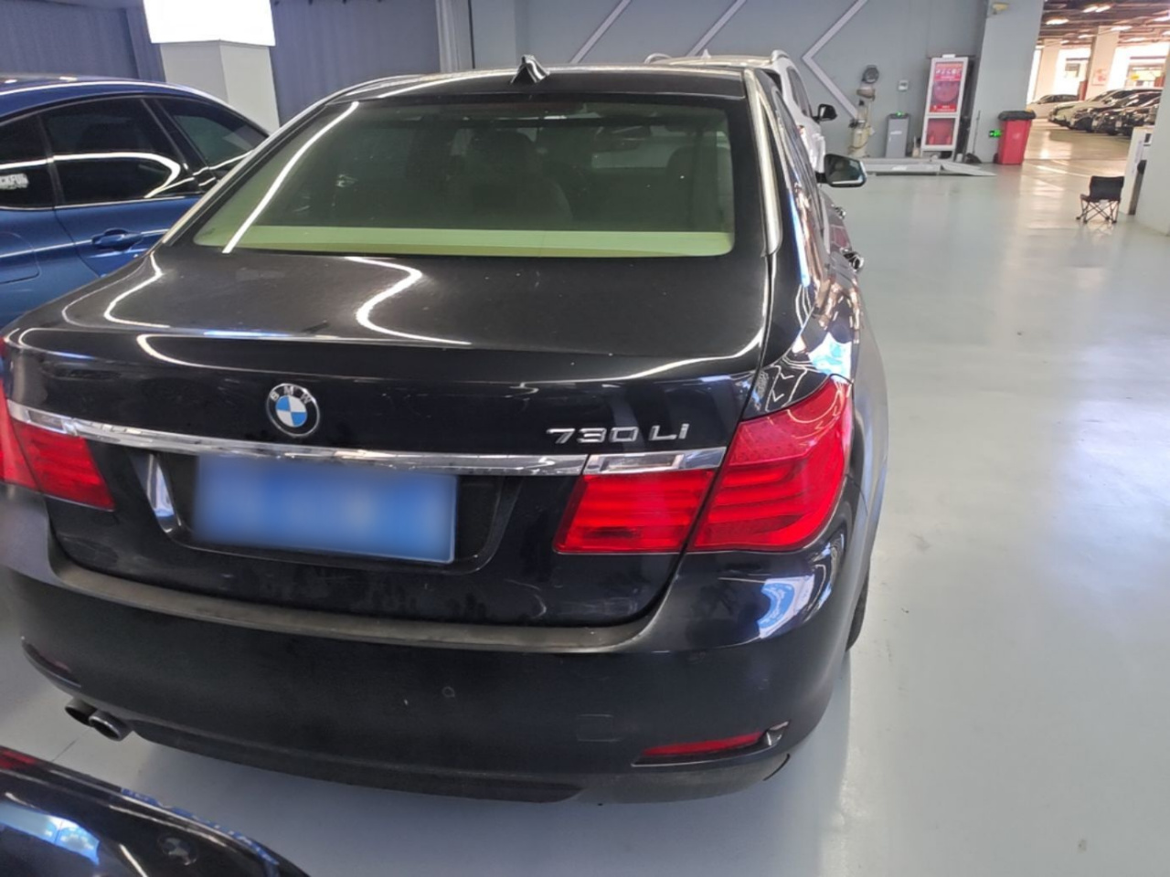 7 Series 2011 730Li photo 5
