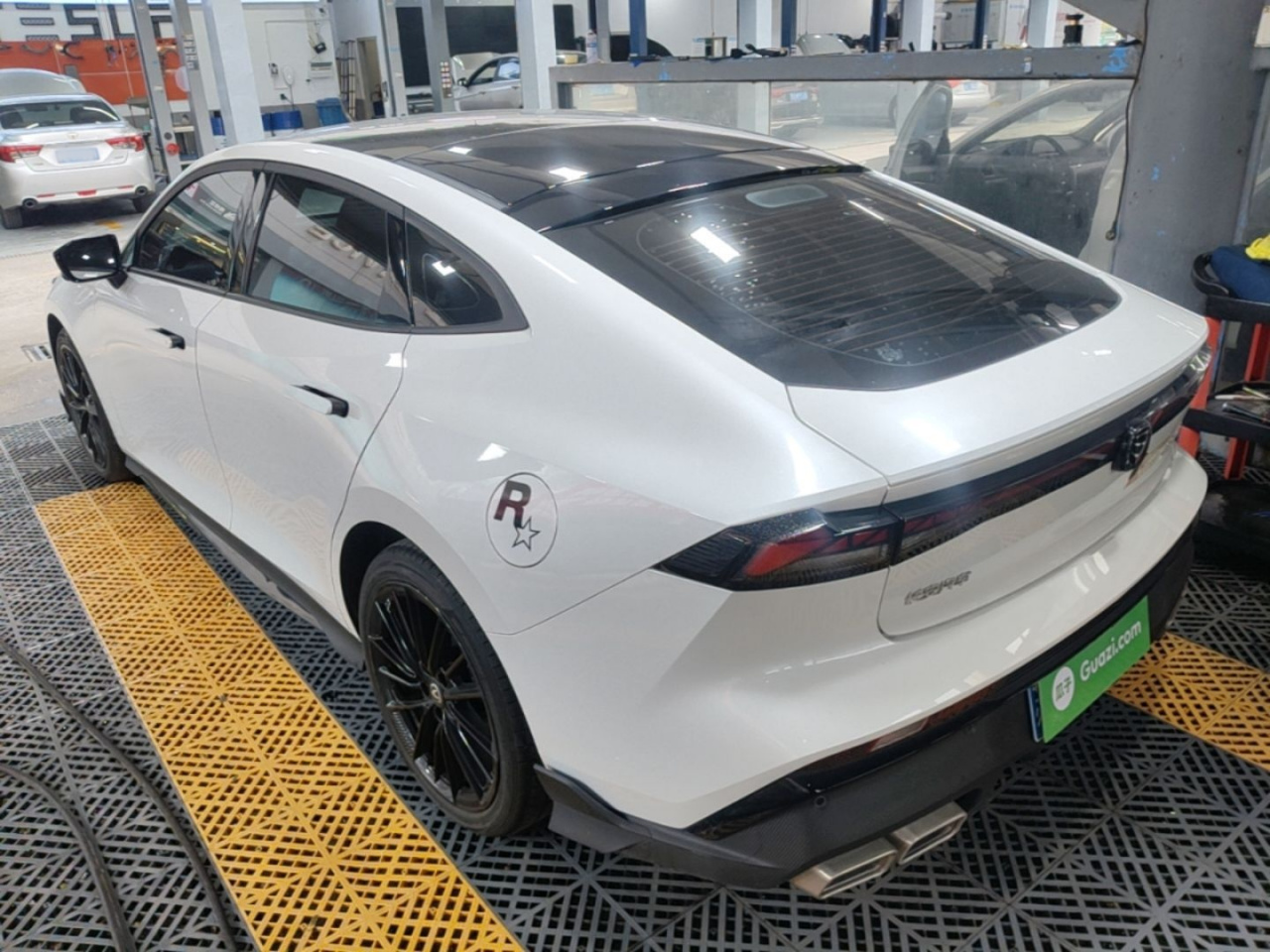 UNI-V 2024 1.5T Premium Sport photo 4