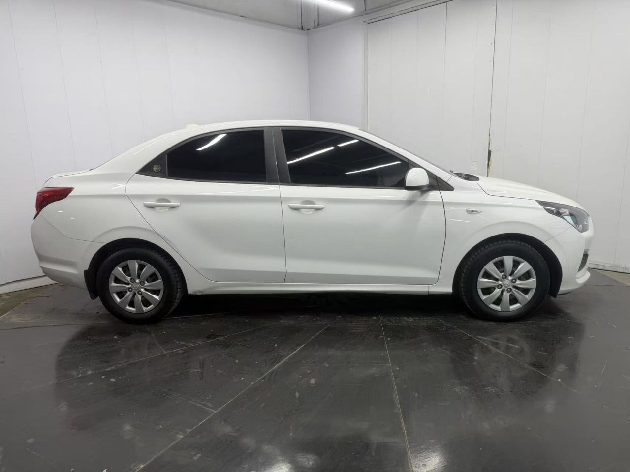Verna 2017 1.4L MT Refresh Edition China VI photo 4