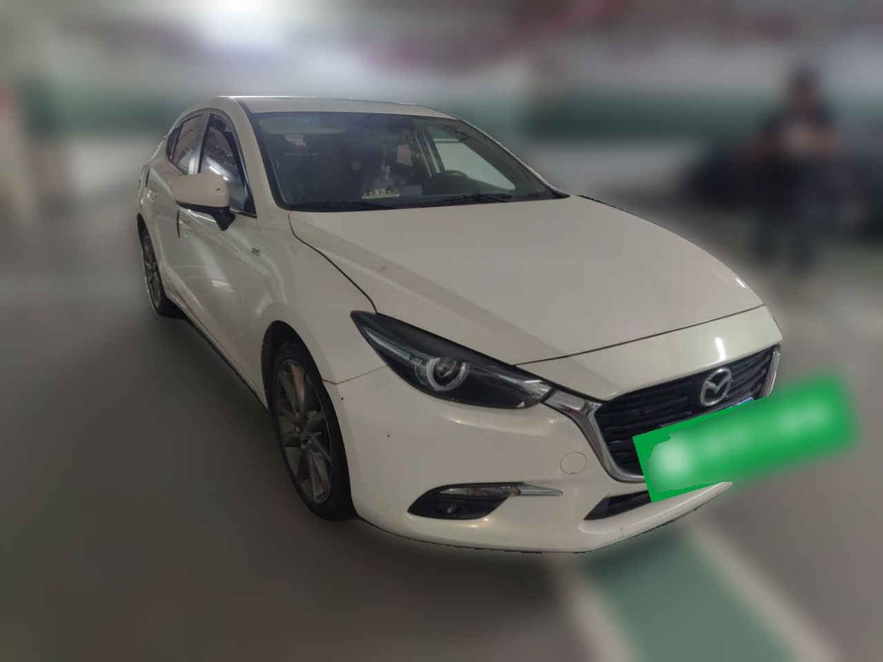 3 Axela 2017 Hatchback 2.0L AT Luxury China V photo 3