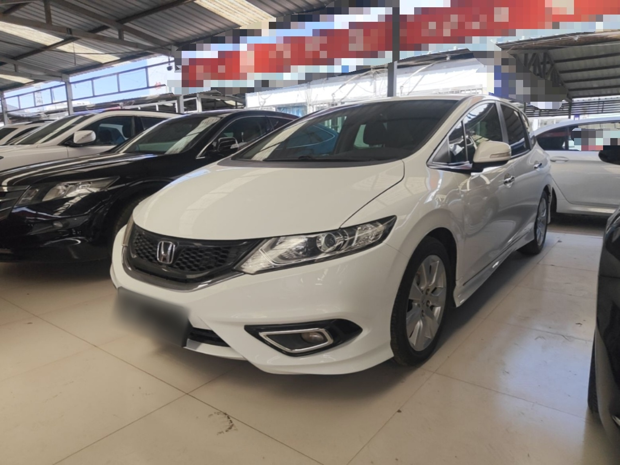 Jade 2014 1.8L CVT Luxury 5-Seater