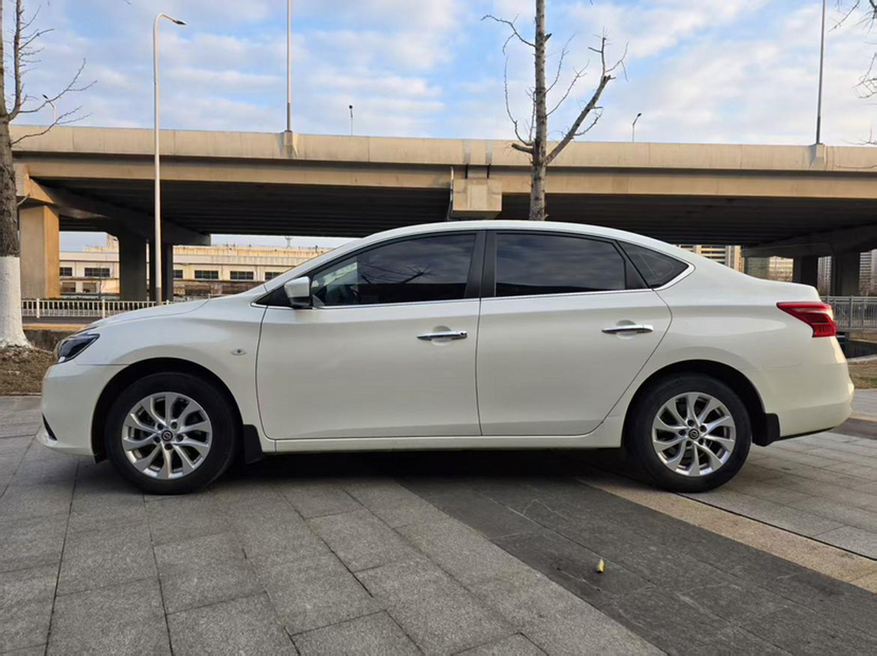 Sylphy 2022 Classic 1.6XE CVT Comfort photo 2