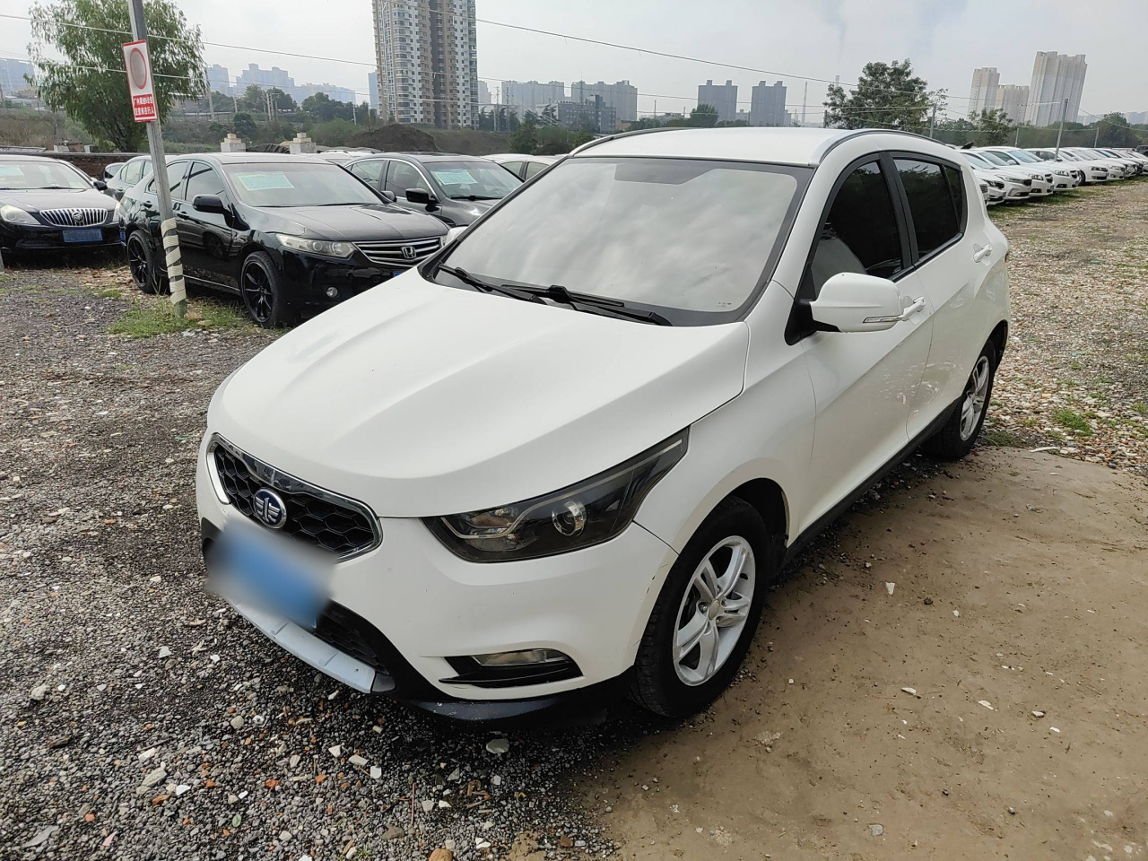 FAW D60 2015 1.5L MT Standard