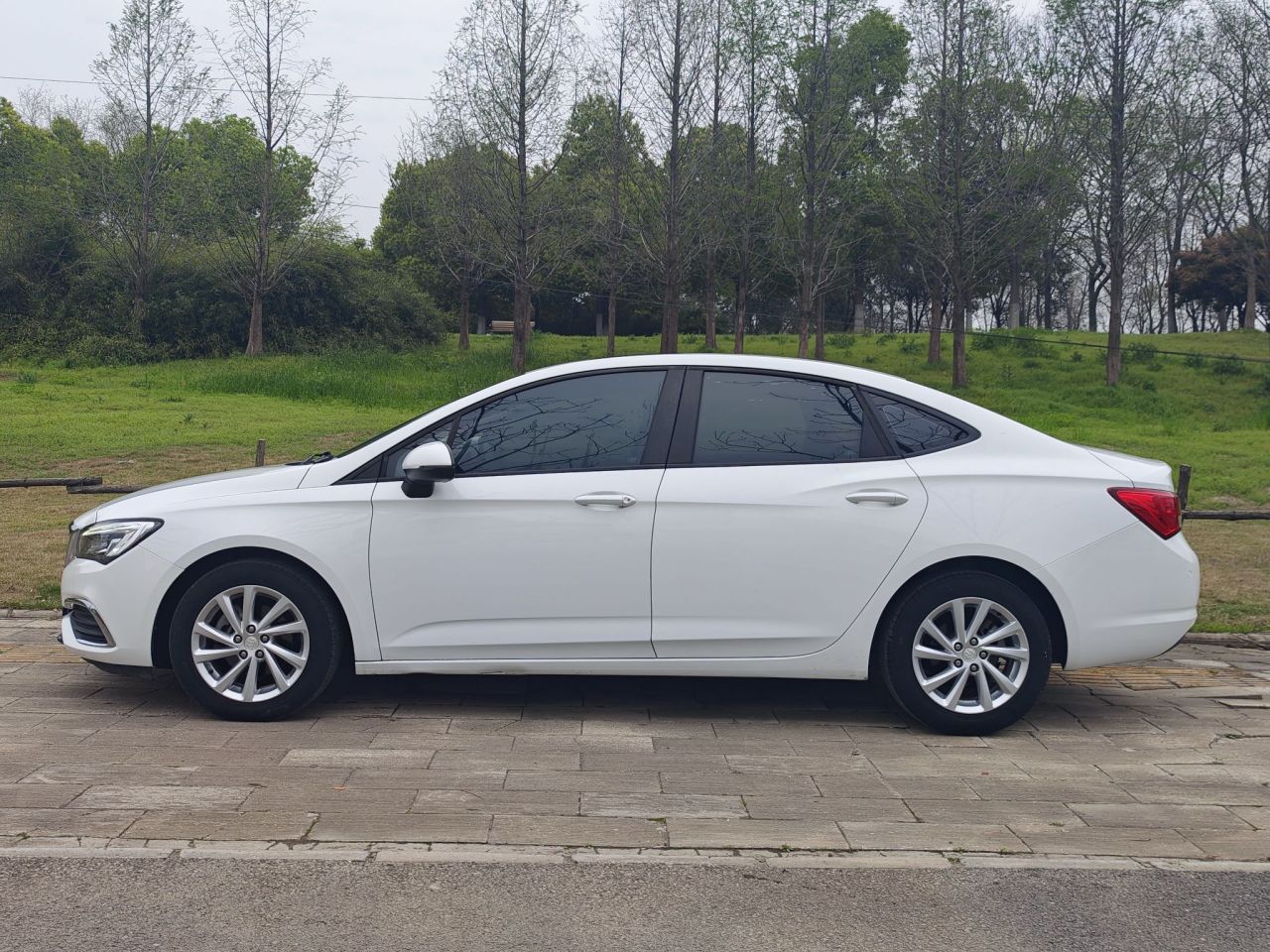 Verano 2019 Sedan 15S AT Leading photo 2