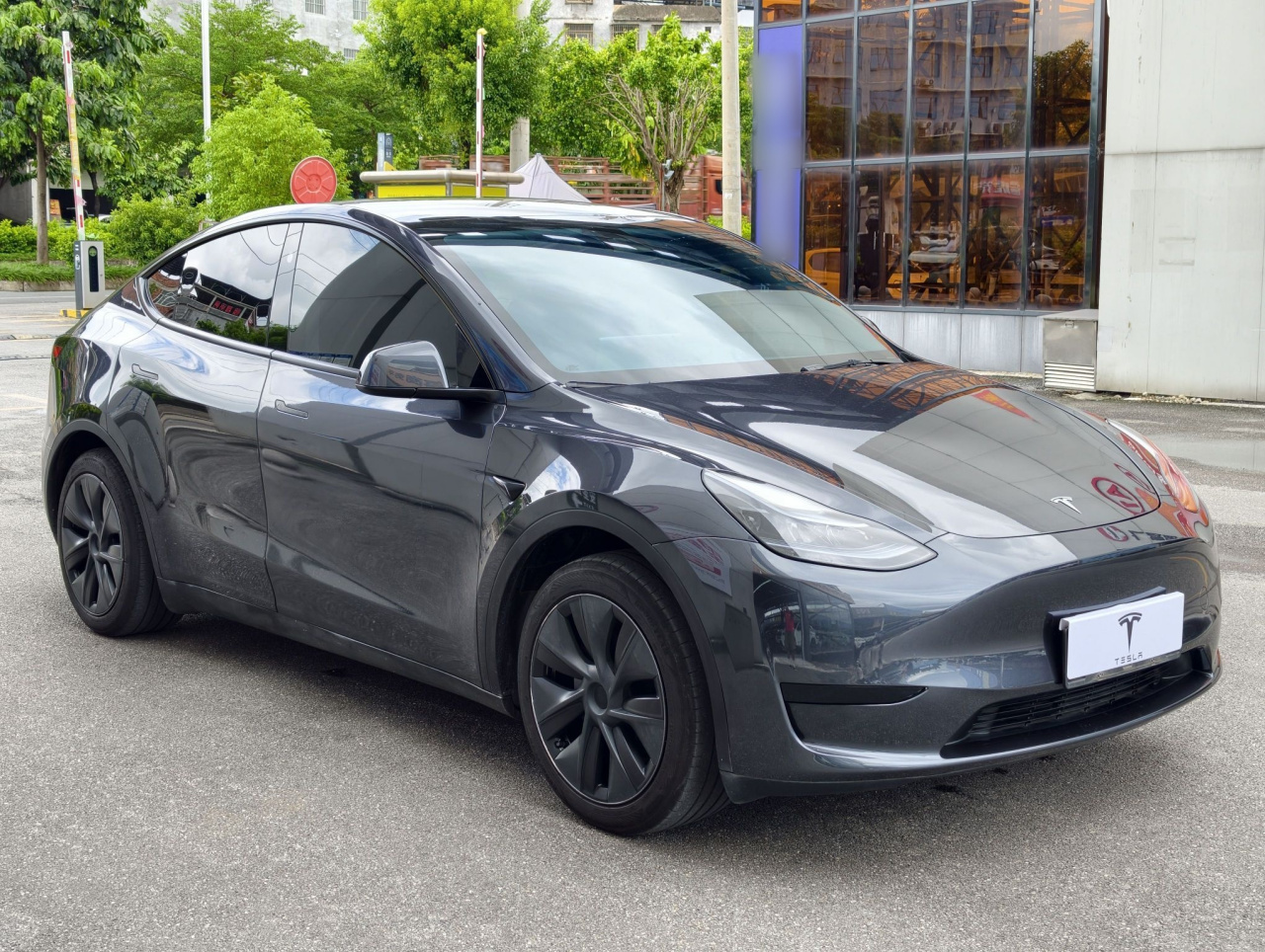 Model Y 2024 RWD photo 3