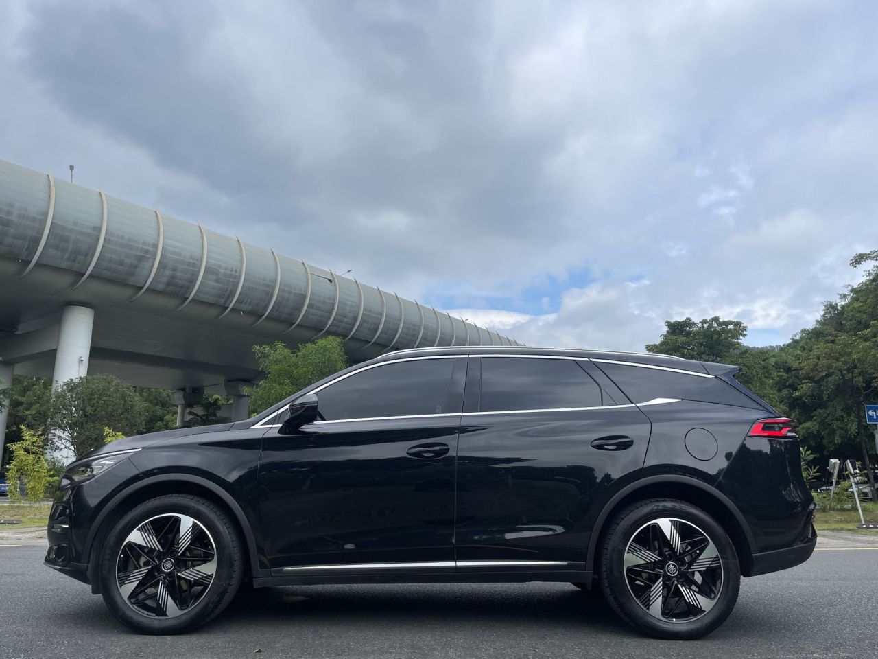 Tang EV 2023 DM-i Champion 112KM Noble photo 3