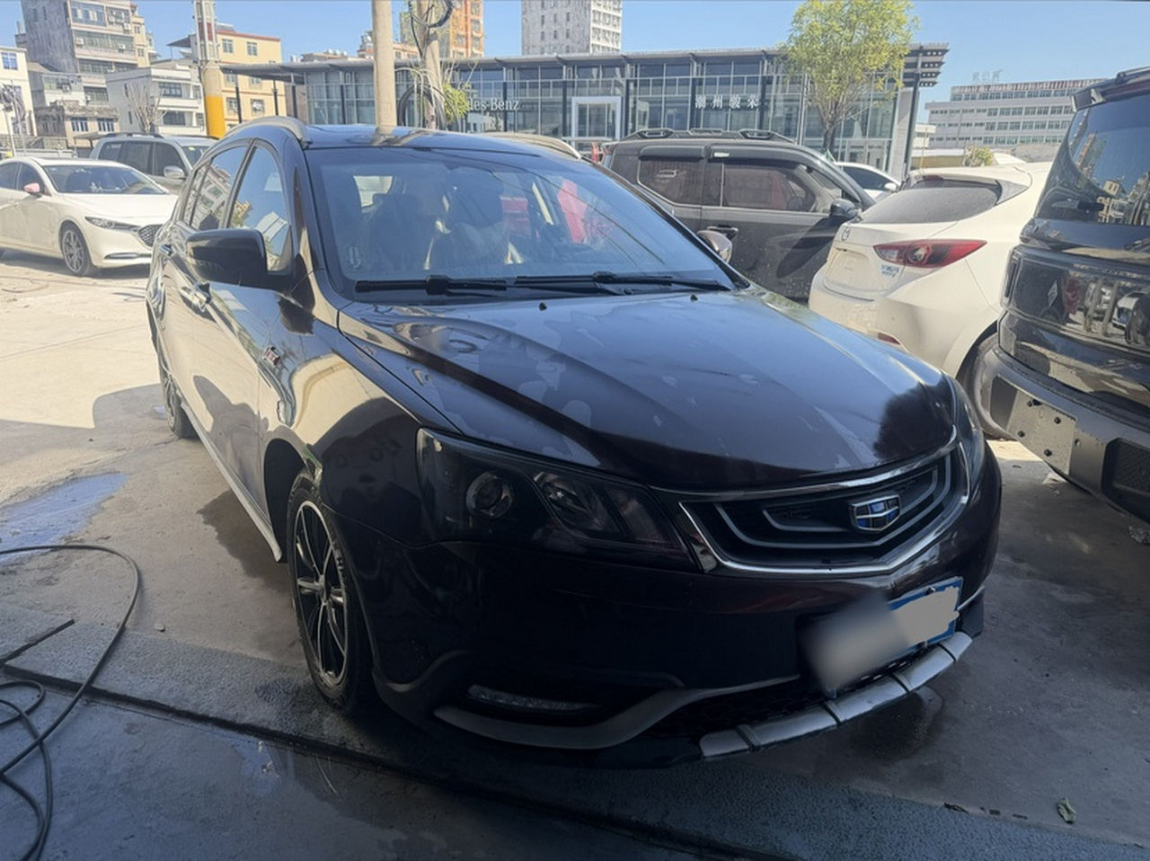Emgrand 2017 Hatchback RS 1.5L CVT photo 3