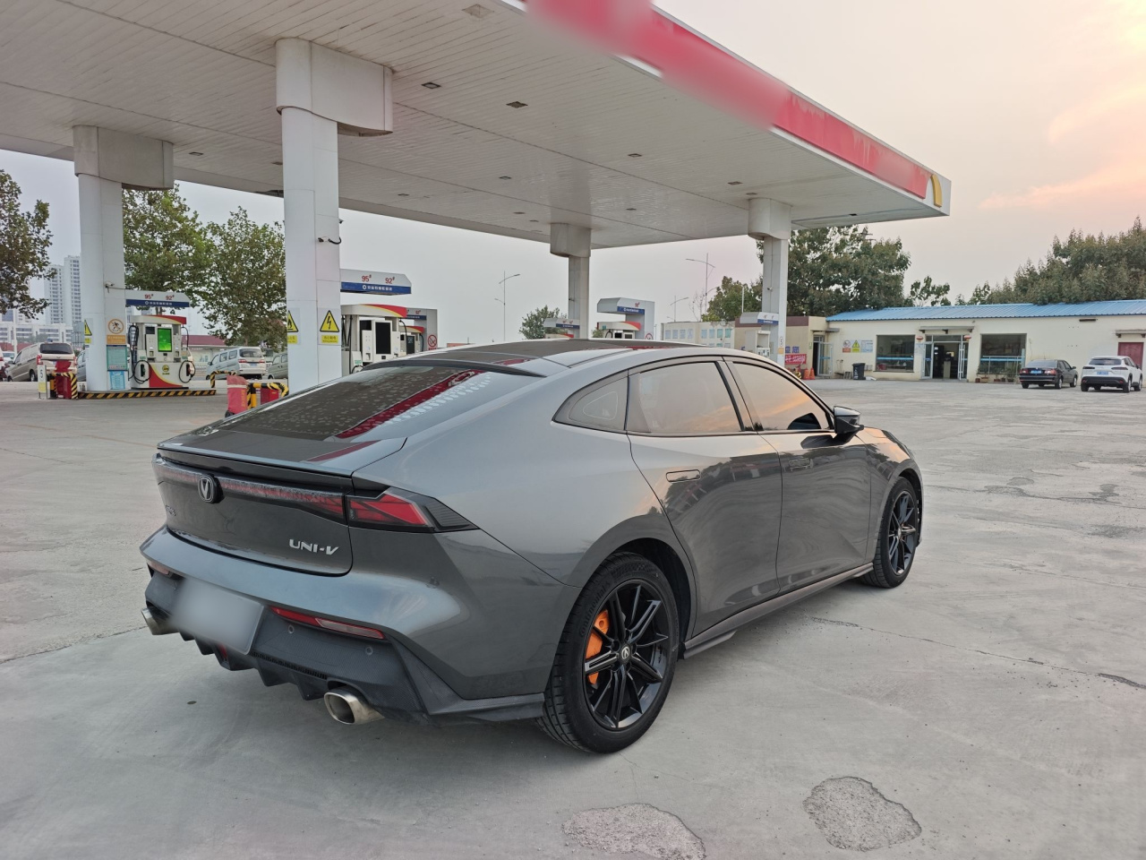 UNI-V 2022 1.5T Premium photo 5