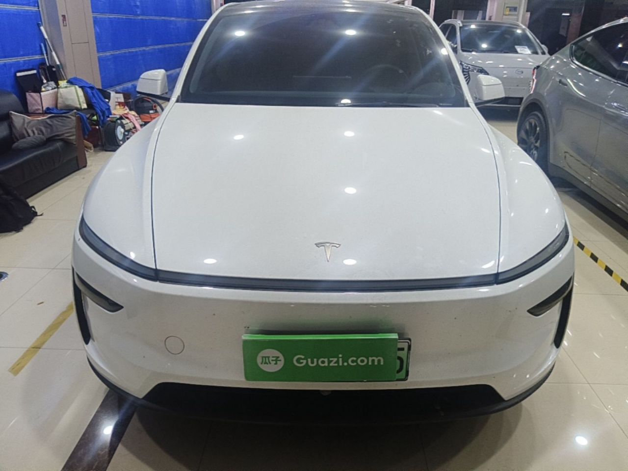 Model Y 2025 RWD photo 2
