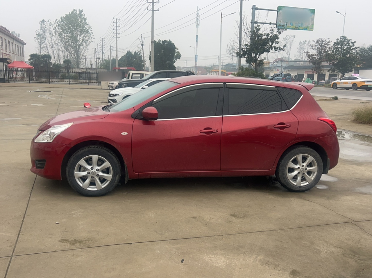 Tiida 2014 1.6L CVT Comfort photo 4