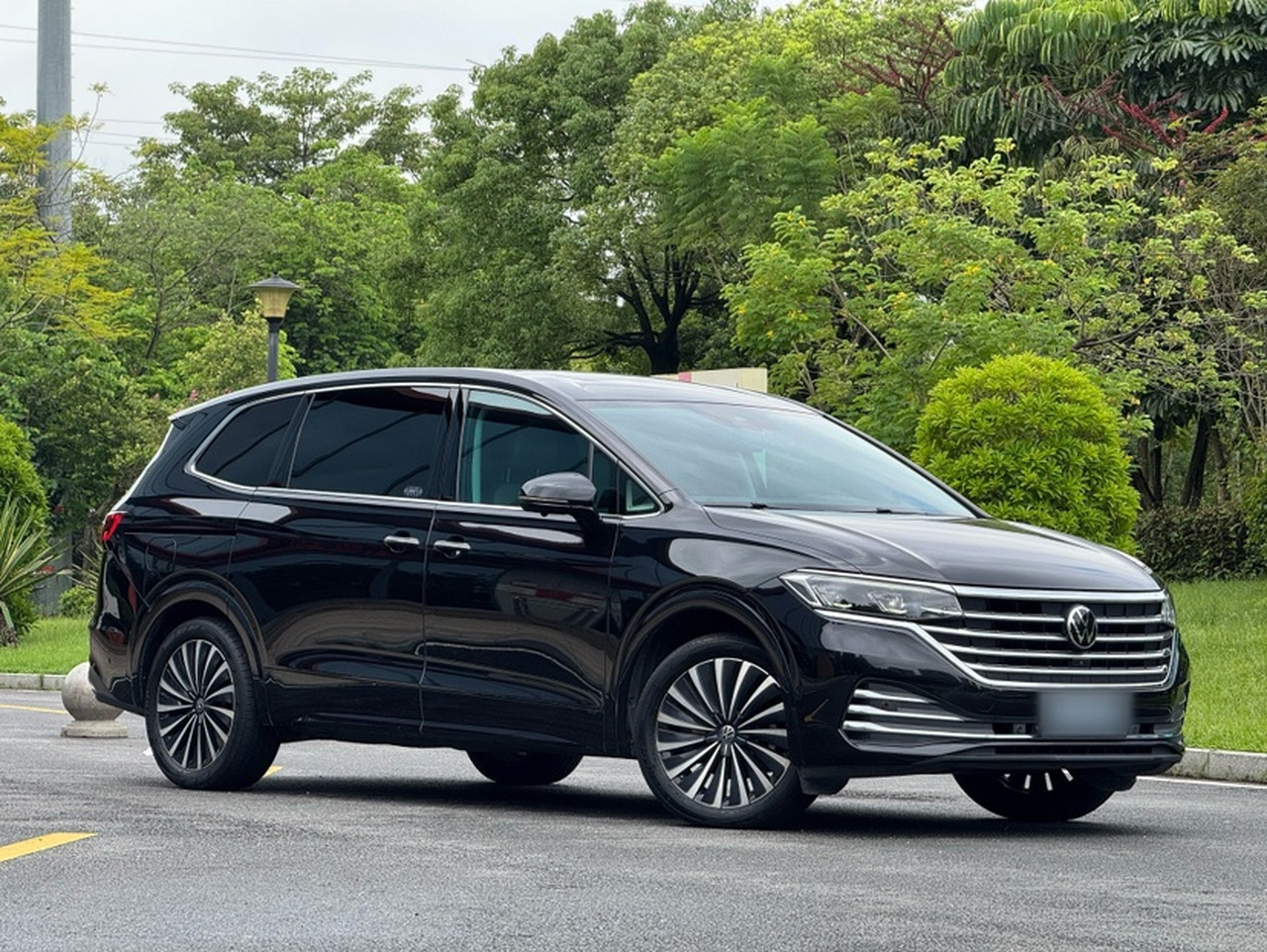 Viloran 2024 380TSI Premium photo 4