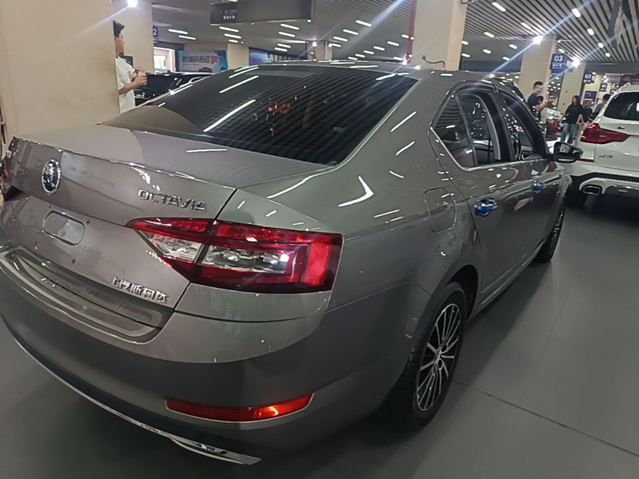 Octavia 2019 1.5L AT Luxury photo 4