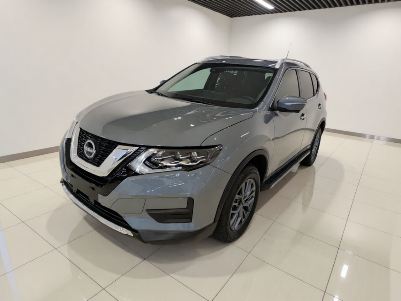 X-Trail 2025 2.0L RWD Leading