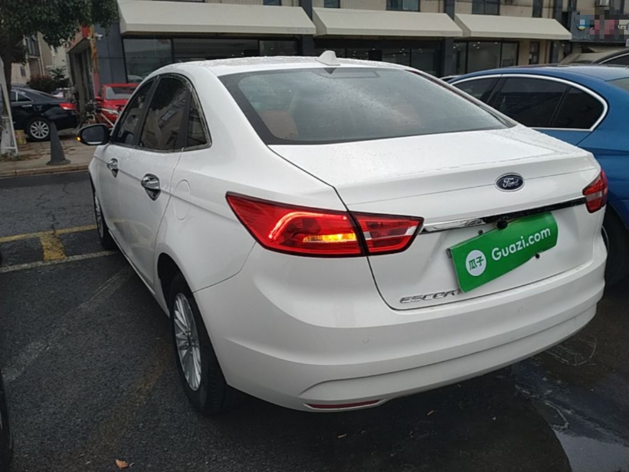 Escort 2015 1.5L AT Comfort photo 4