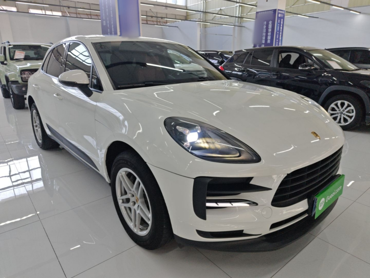 2018 Macan 2.0T photo 3
