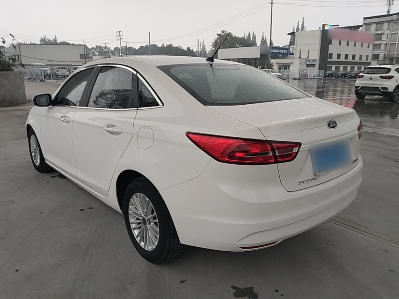 Escort 2017 1.5L MT Comfort photo 4