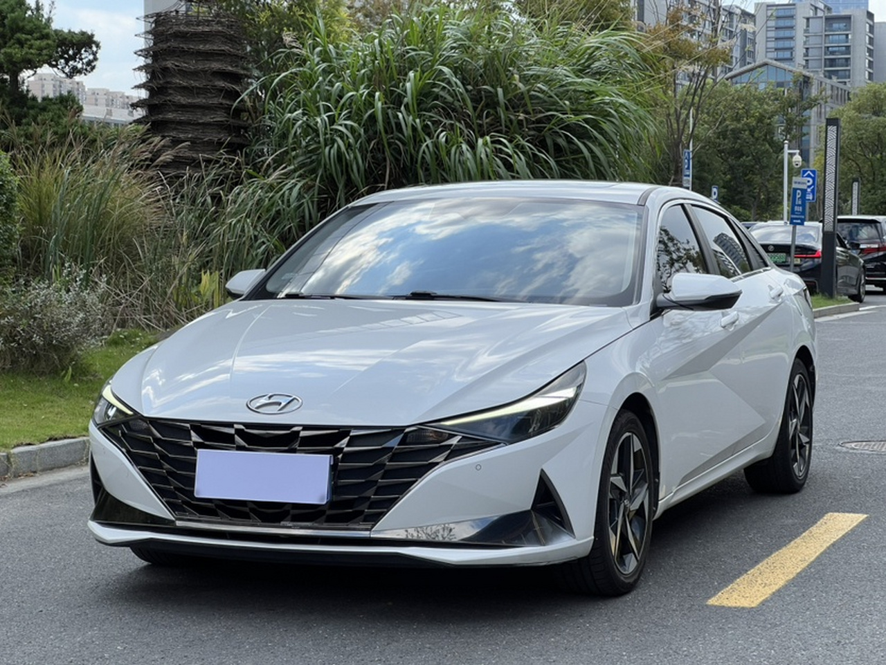 Elantra 2021 1.5L CVT LUX Premium