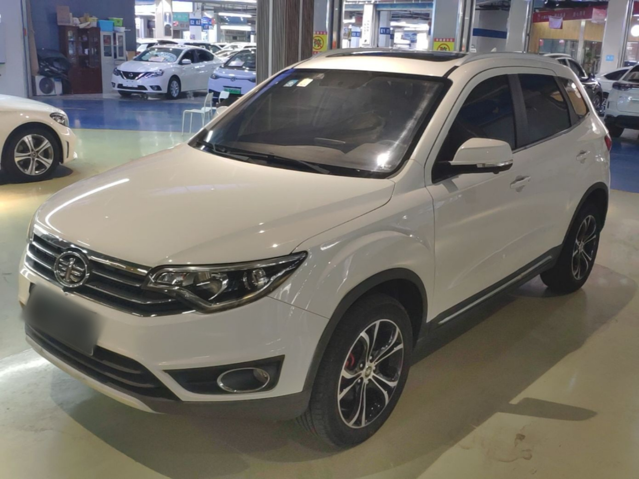 FAW Senia R7 2017 1.6L AT Smart
