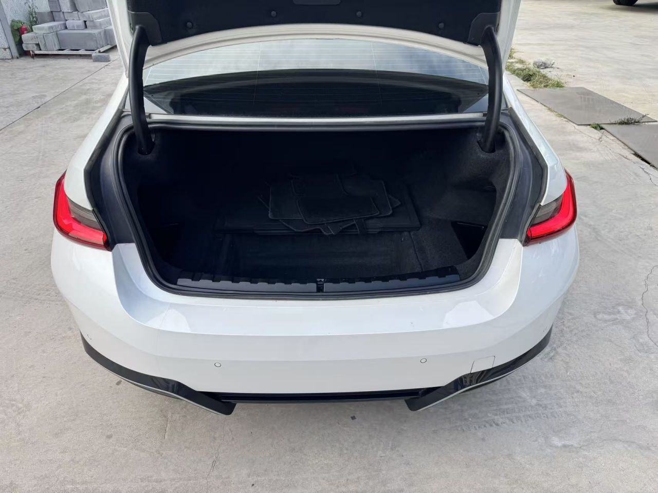 i3 2024 eDrive 40 L M Night Package photo 4