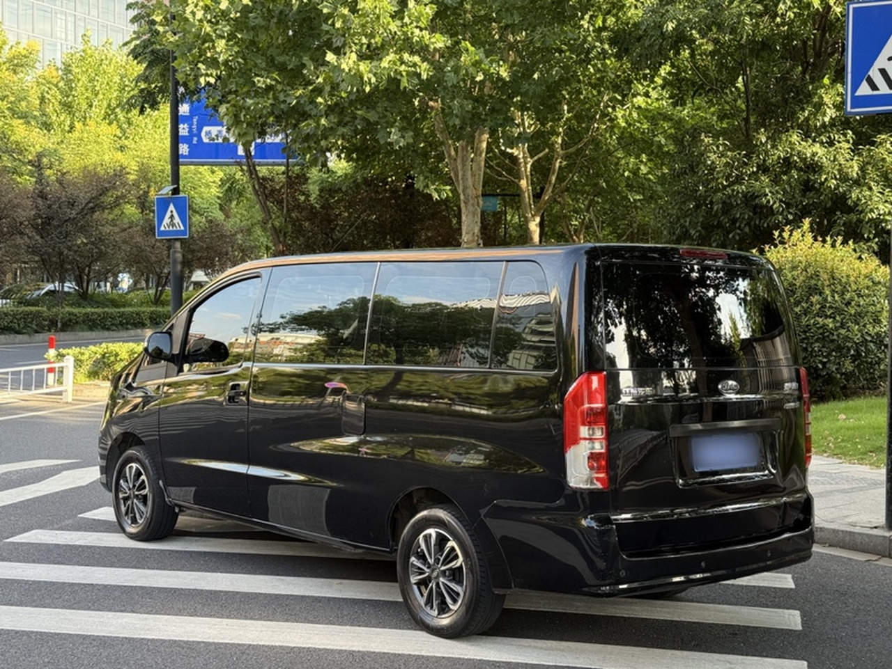 Refine M3 2021 PLUS 1.5T Luxury photo 2