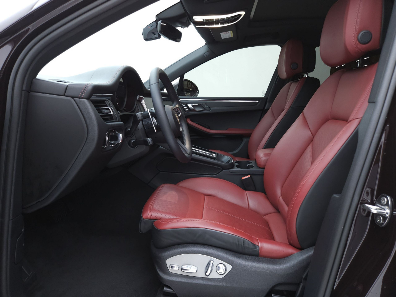 2025 Macan 2.0T