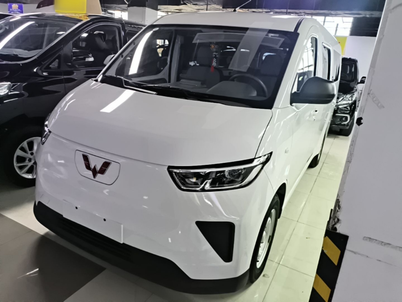 Wuling 2025 310KM Bus