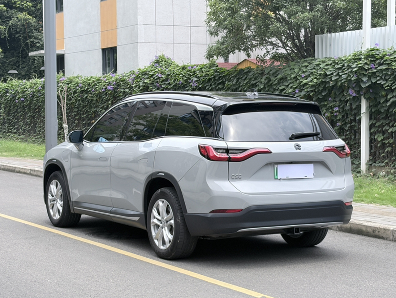 ES8 2018 355KM 6-Seater photo 2