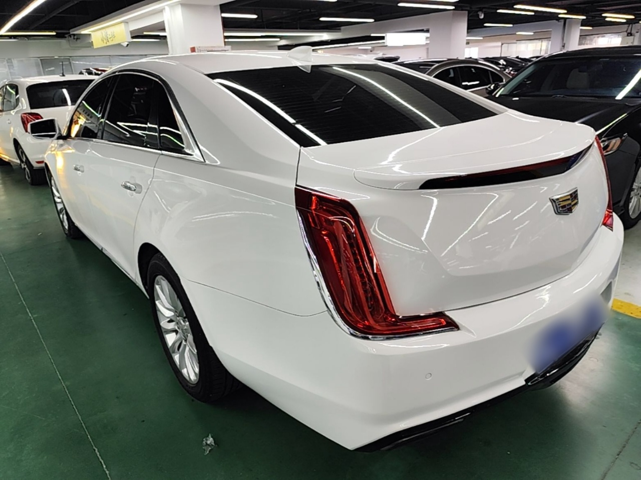 XTS 2018 28T Tech photo 4